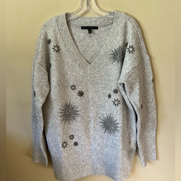 White House Black Market Holiday Sweater LG Grey V-Neck Sparkle Snowflake XLP - Picture 2 of 16